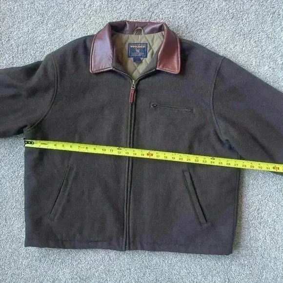 Woolrich Men's Brown Barn Chore Coat - Picture 15 of 16